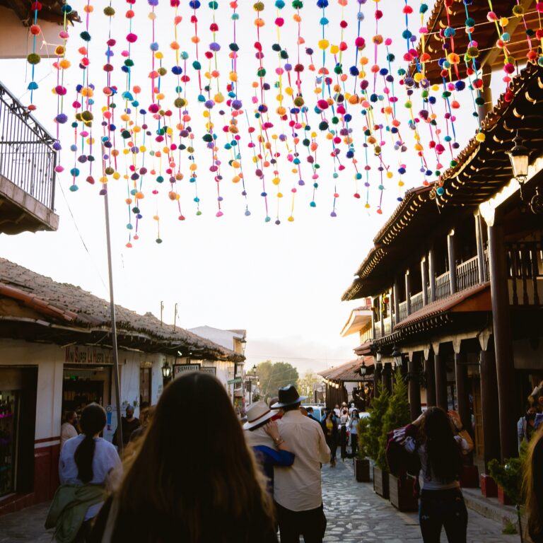 Encanto de Primavera en Mazamitla: Tradiciones y Actividades de Abril y Mayo